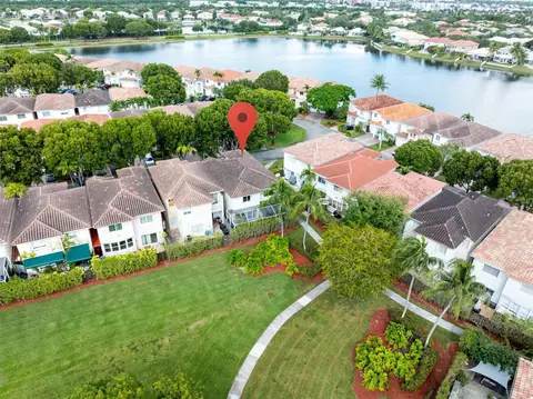 10912 NW 69th St, Doral, FL 33178