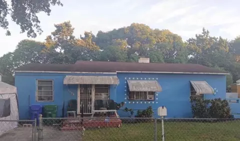 1029 NW 42nd St, Miami, FL 33127