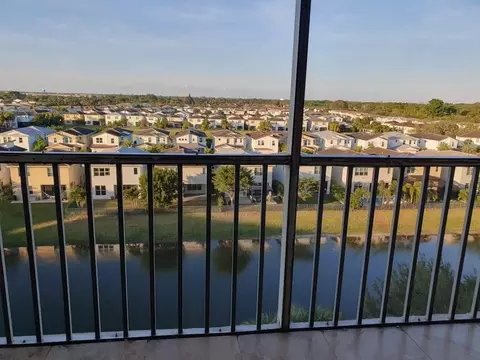 1101 Crystal Lk #704, Pompano Beach, FL 33064