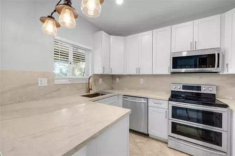8464 Lagos De Campo Blvd, Tamarac, FL 33321