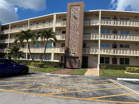 1024 Farnham O #1024, Deerfield Beach, FL 33442