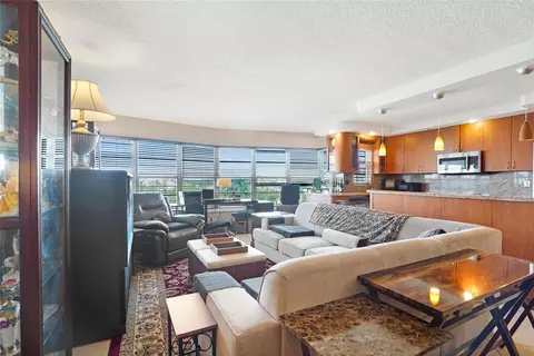 2500 NE 48th Ln #608, Fort Lauderdale, FL 33308