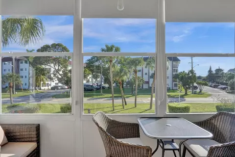 4751 NW 21st St #202, Lauderhill, FL 33313