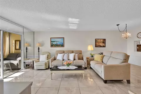 2350 NE 14th Street Cswy #609, Pompano Beach, FL 33062