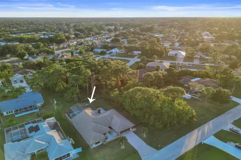 750 SE Cavern Ave, Port St Lucie, FL 34983