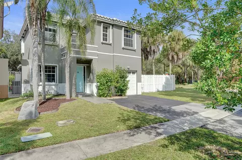 11567 N Open Ct, Hollywood, FL 33026