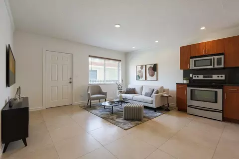1856 NE 46th St #F7, Fort Lauderdale, FL 33308