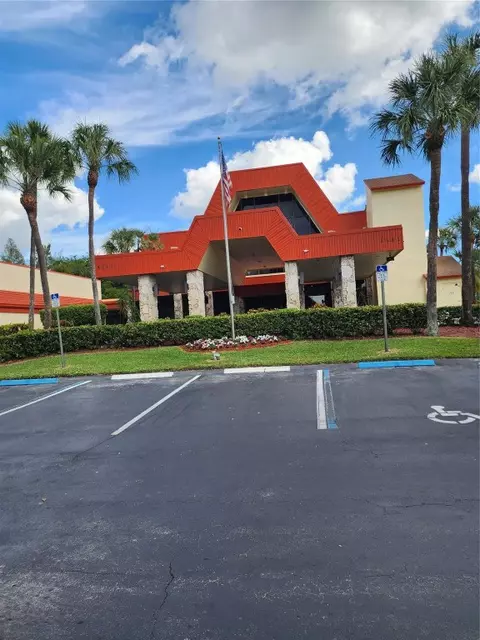 3050 Holiday Spgs #207, Margate, FL 33063