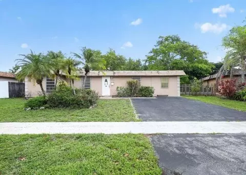 7802 NW 69th Ter, Tamarac, FL 33321