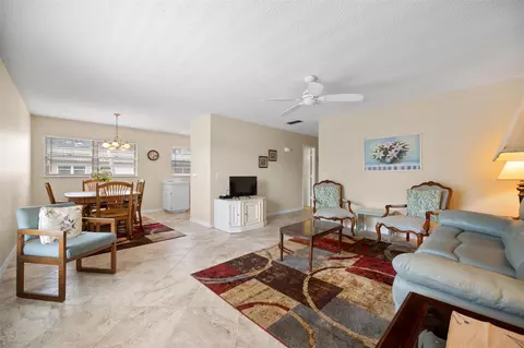 3 Vista Gardens Trl #202, Vero Beach, FL 32962