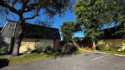 2494 Waterside #4C, Lake Worth, FL 33461