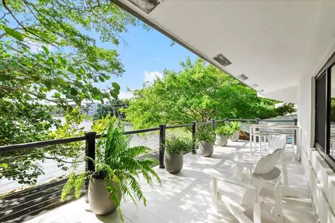 558 NE 199th, Miami, FL 33179
