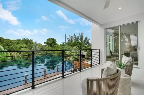 1129 NE 18 Ct #1129, Fort Lauderdale, FL 33305