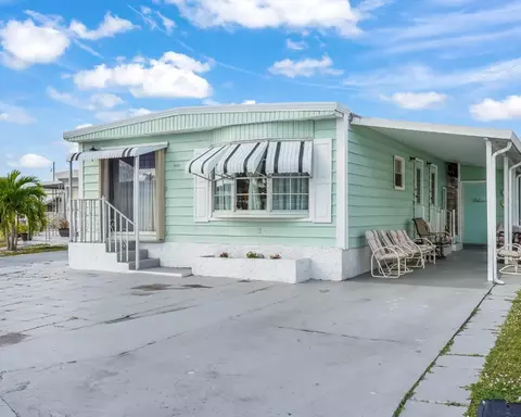 8517 SW 16th Pl, Davie, FL 33324