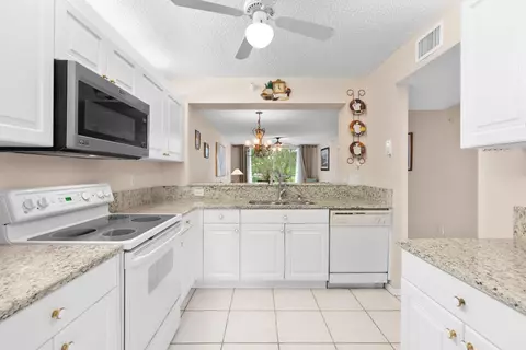 7763 Southampton Ter #215, Tamarac, FL 33321
