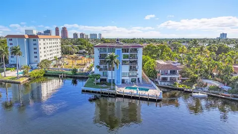 1839 Middle River Dr #302, Fort Lauderdale, FL 33305