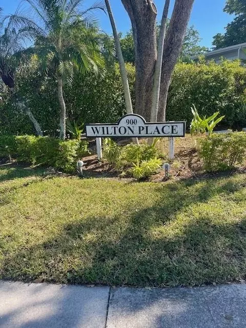 900 NE 26 St #15, Wilton Manors, FL 33305