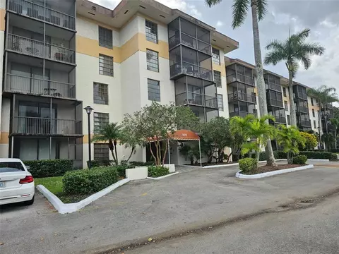 5570 NW 44th St #405A, Lauderhill, FL 33319