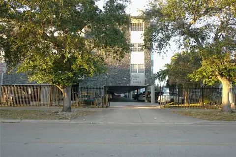 1035 W 77th St #208, Hialeah, FL 33014