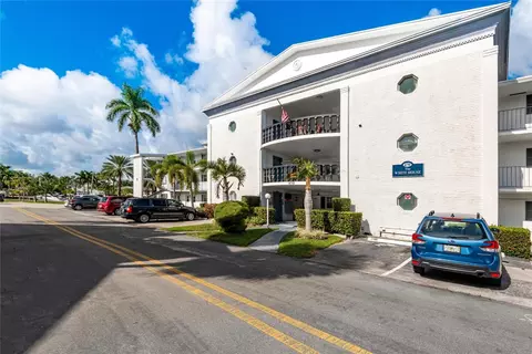 470 Paradise Isle Blvd #204, Hallandale Beach, FL 33009