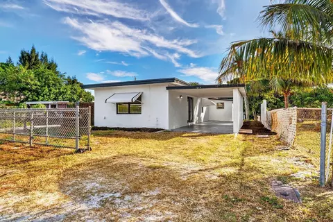 1214 Peak Rd, Lantana, FL 33462