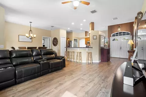 Entry Way - 6480 Fall St, Saint Cloud, FL 34771 photo 2 of 4