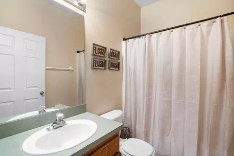 Bath - 6480 Fall St, Saint Cloud, FL 34771 photo 3 of 3