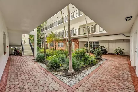2500 NE 9th St #110, Fort Lauderdale, FL 33304