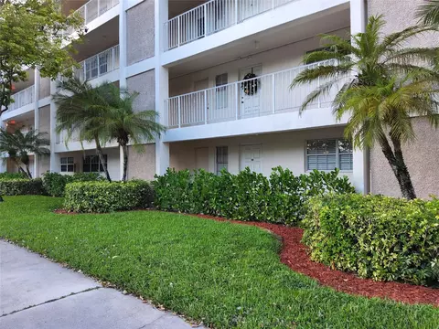 3151 S Palm Aire Dr #107, Pompano Beach, FL 33069