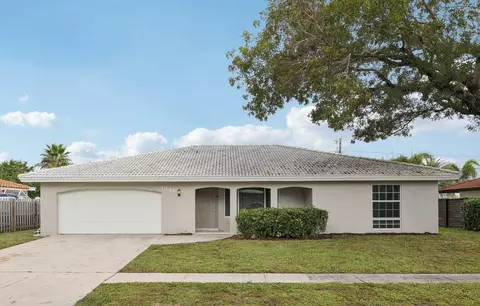 1541 NW 9th St, Boca Raton, FL 33486