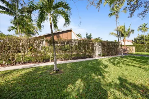 417 SE 4th St, Dania Beach, FL 33004