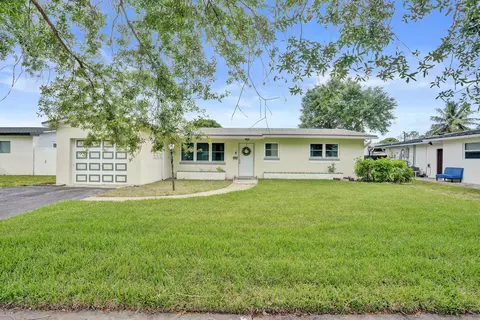 731 SW 71st Ter, Pembroke Pines, FL 33023