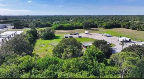 5435 45th St, Vero Beach, FL 32967