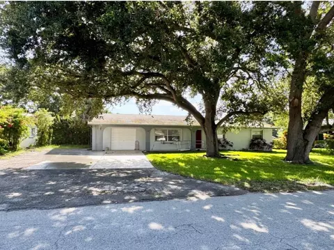 3474 Southern Pines Dr, Fort Pierce, FL 34982