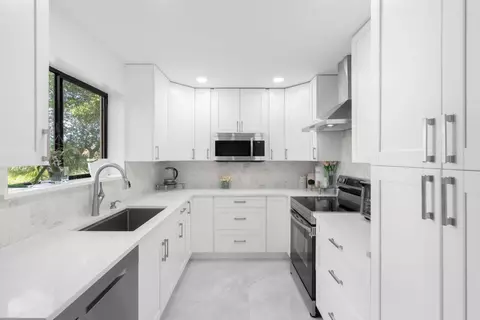 9502 SW 1st, Coral Springs, FL 33071