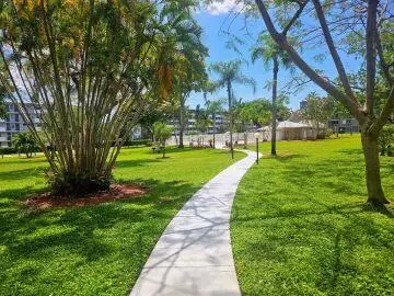 4650 Washington St #504, Hollywood, FL 33021