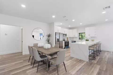 102 Sims Crk, Jupiter, FL 33458
