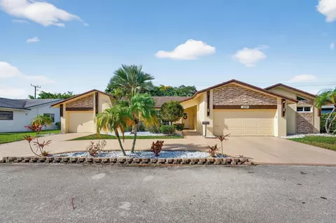 4609 Norfolk Island Pne, Tamarac, FL 33319