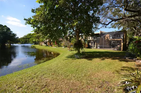 761 E Coco Plum Cir #1, Plantation, FL 33324