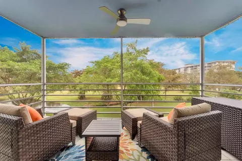 4015 W Palm Aire #402, Pompano Beach, FL 33069
