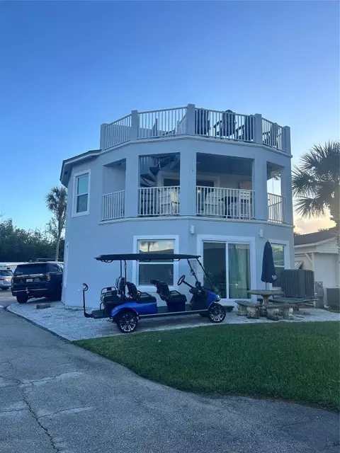 2045 Nettles Blvd, Jensen Beach, FL 34957