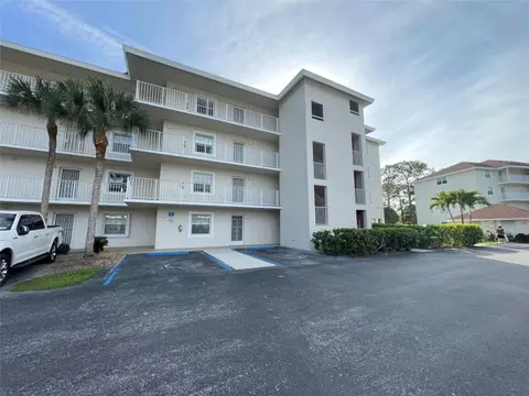 481 Quail Forest Blvd #109, Naples, FL 34105