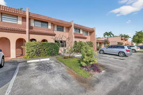 16 Toledo Ct #3-38, Davie, FL 33324