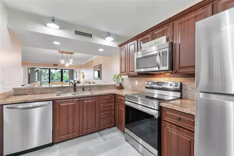 6181 Balboa Cir #403, Boca Raton, FL 33433