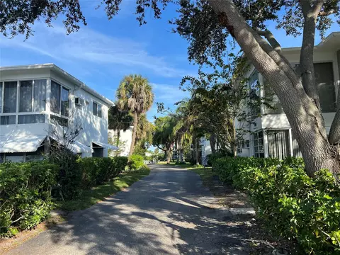 1015 SE 15th St #6D, Fort Lauderdale, FL 33316