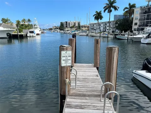 1015 SE 15th St #6D, Fort Lauderdale, FL 33316