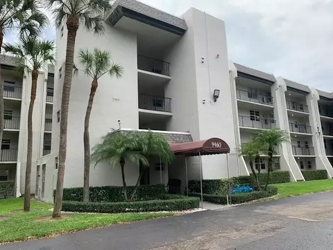 9460 Poinciana Pl #203, Davie, FL 33324