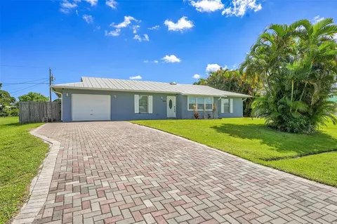 709 SW Dorchester St, Port Saint Lucie, FL 34983