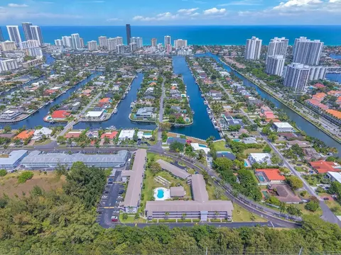 700 Layne Blvd #301, Hallandale Beach, FL 33009