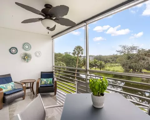 3510 Oaks Way #306, Pompano Beach, FL 33069